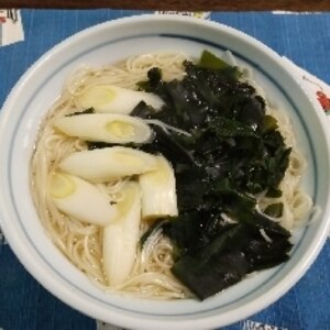 わかめとネギのにゅうめん